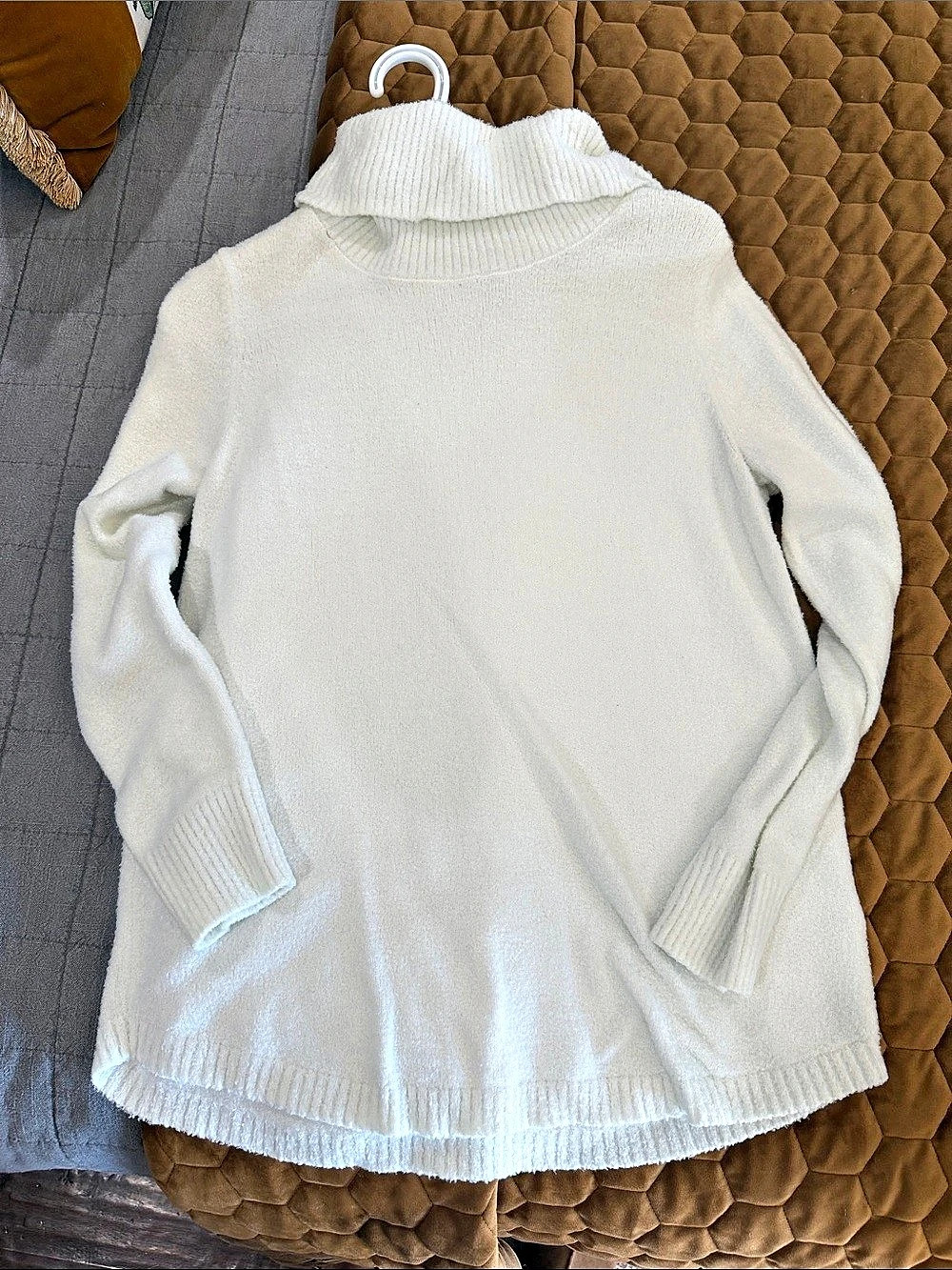 Rachel Zoe Turtleneck Sweater in White Size Small Like New
